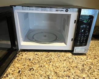 C21 - $40. Kenmore Microwave. Works great - clean on the inside. 