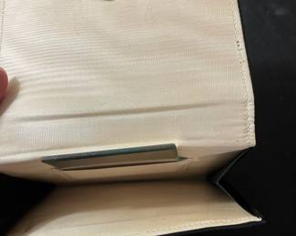 C70 - $30. Vintage 1950's Needlework Purse With Comb an Mirror. 