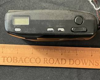 C69 - $20. Vintage Leica Z2X 35mm Camera. Comes with case. Not tested.