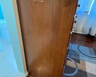 C35 - $80. 4 Drawer Dresser. Stamped Valley Forge - Baumritter. Measures 30" wide x 17.5" deep x 39" tall. All drawers slide in good vintage condition. 