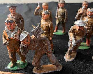 C77 - $45. 1930's Barclay Manoil Lead Soldier Figures. Set of 15.