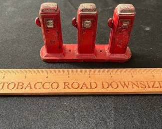 C73 - $25. 1930's Cast Iron Triple Gas Pump For A Train set.