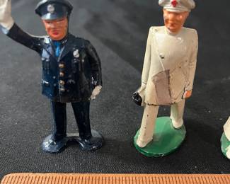 C76 - $30. 1930's Barclay Maniol Lead Figures For A Train Set. Set of 6.