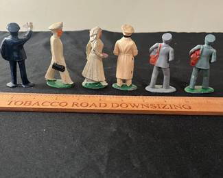 C76 - $30. 1930's Barclay Maniol Lead Figures For A Train Set. Set of 6.