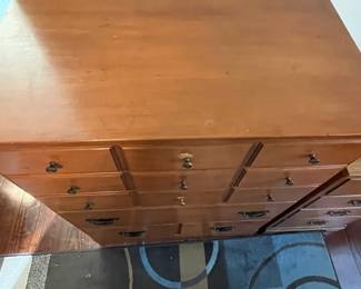 C35 - $80. 4 Drawer Dresser. Stamped Valley Forge - Baumritter. Measures 30" wide x 17.5" deep x 39" tall. All drawers slide in good vintage condition. 