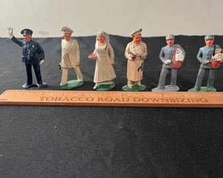 C76 - $30. 1930's Barclay Maniol Lead Figures For A Train Set. Set of 6.
