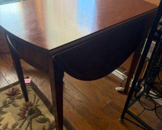 Vintage Drexel drop leaf side table