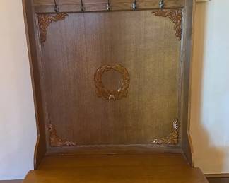 Hall Tree With Lift Up Storage