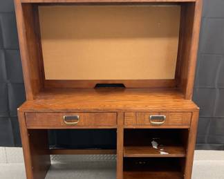 Broyhill Computer Desk With Hutch Hutch Is Not Attached 