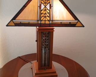 StainedGlass Style Table Lamp with Wood Base  Arts  Crafts Look