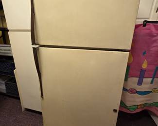 Working Vintage Frigidaire Refrigerator