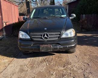 1999 Mercedes ML320 Sports Utility Black 