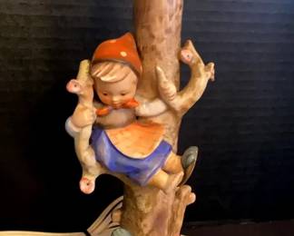 "Frosty Forest Creek" in Martinez, GA Starts Closing Wed 12/10 at 8p. Pickup: Fri 12/12 1-6pm.  Please click here to view more photos, descriptions, and current bids:  https://ctbids.com/estate-sale/40953