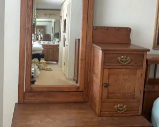 "Frosty Forest Creek" in Martinez, GA Starts Closing Wed 12/10 at 8p. Pickup: Fri 12/12 1-6pm.  Please click here to view more photos, descriptions, and current bids:  https://ctbids.com/estate-sale/40953