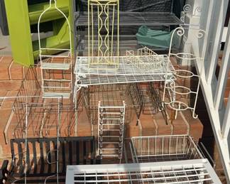 "Frosty Forest Creek" in Martinez, GA Starts Closing Wed 12/10 at 8p. Pickup: Fri 12/12 1-6pm.  Please click here to view more photos, descriptions, and current bids:  https://ctbids.com/estate-sale/40953