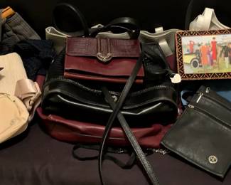 "Frosty Forest Creek" in Martinez, GA Starts Closing Wed 12/10 at 8p. Pickup: Fri 12/12 1-6pm.  Please click here to view more photos, descriptions, and current bids:  https://ctbids.com/estate-sale/40953