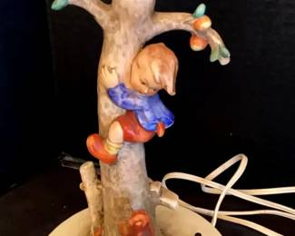 "Frosty Forest Creek" in Martinez, GA Starts Closing Wed 12/10 at 8p. Pickup: Fri 12/12 1-6pm.  Please click here to view more photos, descriptions, and current bids:  https://ctbids.com/estate-sale/40953