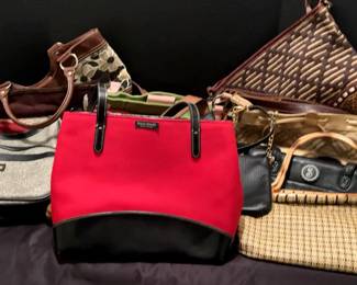 "Frosty Forest Creek" in Martinez, GA Starts Closing Wed 12/10 at 8p. Pickup: Fri 12/12 1-6pm.  Please click here to view more photos, descriptions, and current bids:  https://ctbids.com/estate-sale/40953