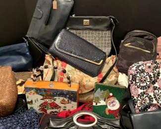 "Frosty Forest Creek" in Martinez, GA Starts Closing Wed 12/10 at 8p. Pickup: Fri 12/12 1-6pm.  Please click here to view more photos, descriptions, and current bids:  https://ctbids.com/estate-sale/40953