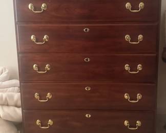 STATTON DRESSER