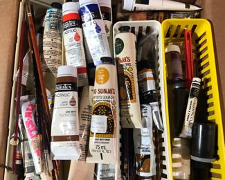 Artist's supplies: Paints, Brushes