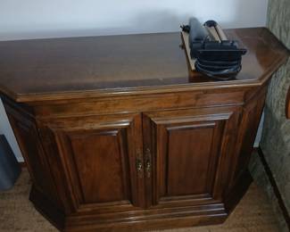 oak double door cabinet to match 2 octagonal corner cabinets