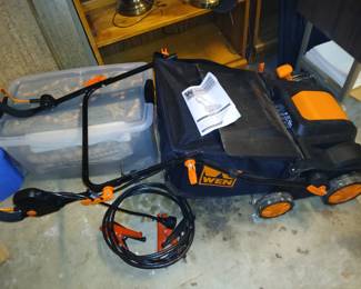 WEN electric lawn mower, like new, 