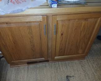 double door oak kitchen cabinet free standing, no top
