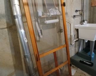 screen door in excellent condition