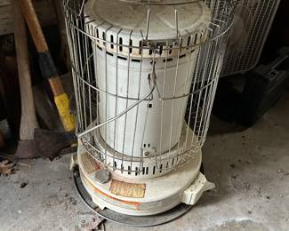 KEROSENE HEATER.