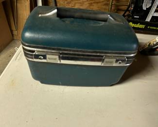 VINTAGE SAMSONITE COSMETIC CASE.