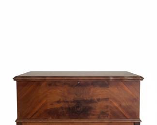 Lane Cedar Chest with a Lifting Shelf