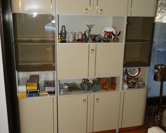 Bar/Storage Center