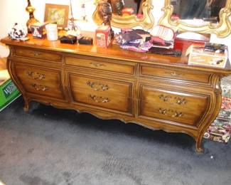 Long dresser with double mirrors