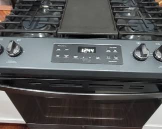 GE profile 5 burner gas slide in range/oven