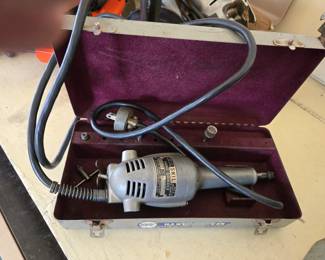 Hand Grinder by Skil