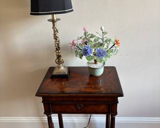 Beautiful small end table still has original price tag!!!