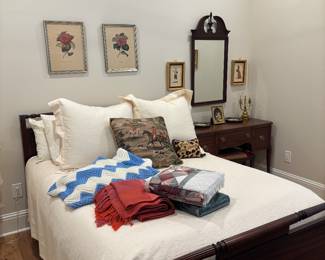 Antique full bed