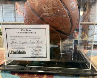 2010 Spurs team signed ball