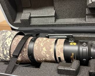 Nikon 60mm lens with hard case