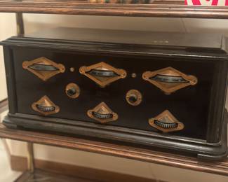 Beautiful antique 1920s radio