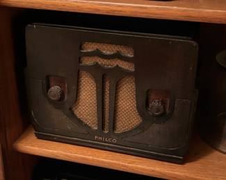 Vintage Philco tube radio
