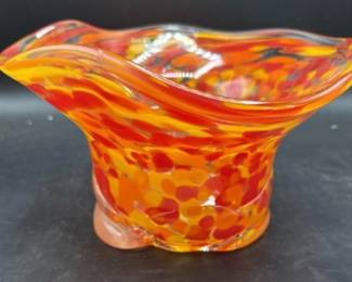 Art glass. HiBid link: https://modestlambestatesales.hibid.com/