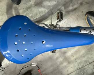 Elina seat. Nylon. Japan. HiBid link: https://modestlambestatesales.hibid.com/