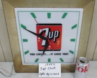 1950's - 7 up Clock - Lights Up & Runs