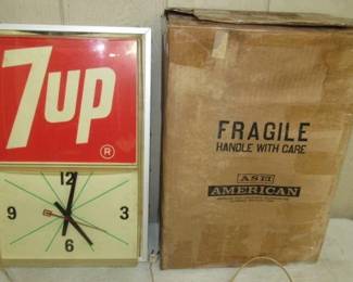 1972 - 7up Lighted Clock w/Original Box
