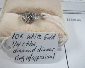 10K White Gold Diamond Dinner Ring w/Appraisal 