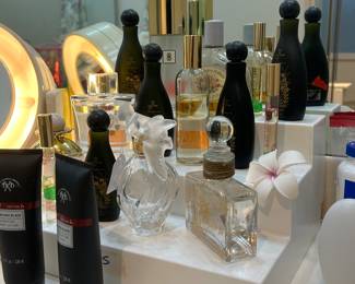 Assorted perfumes & bottles