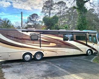 Freightliner diesel motorhome project (cranks, runs) no windshield,interior needs restoration