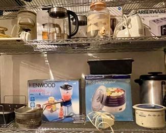 WATER KETTLES, TOASTER, DEHYDRATOR, SMOOTHIE MACHINE